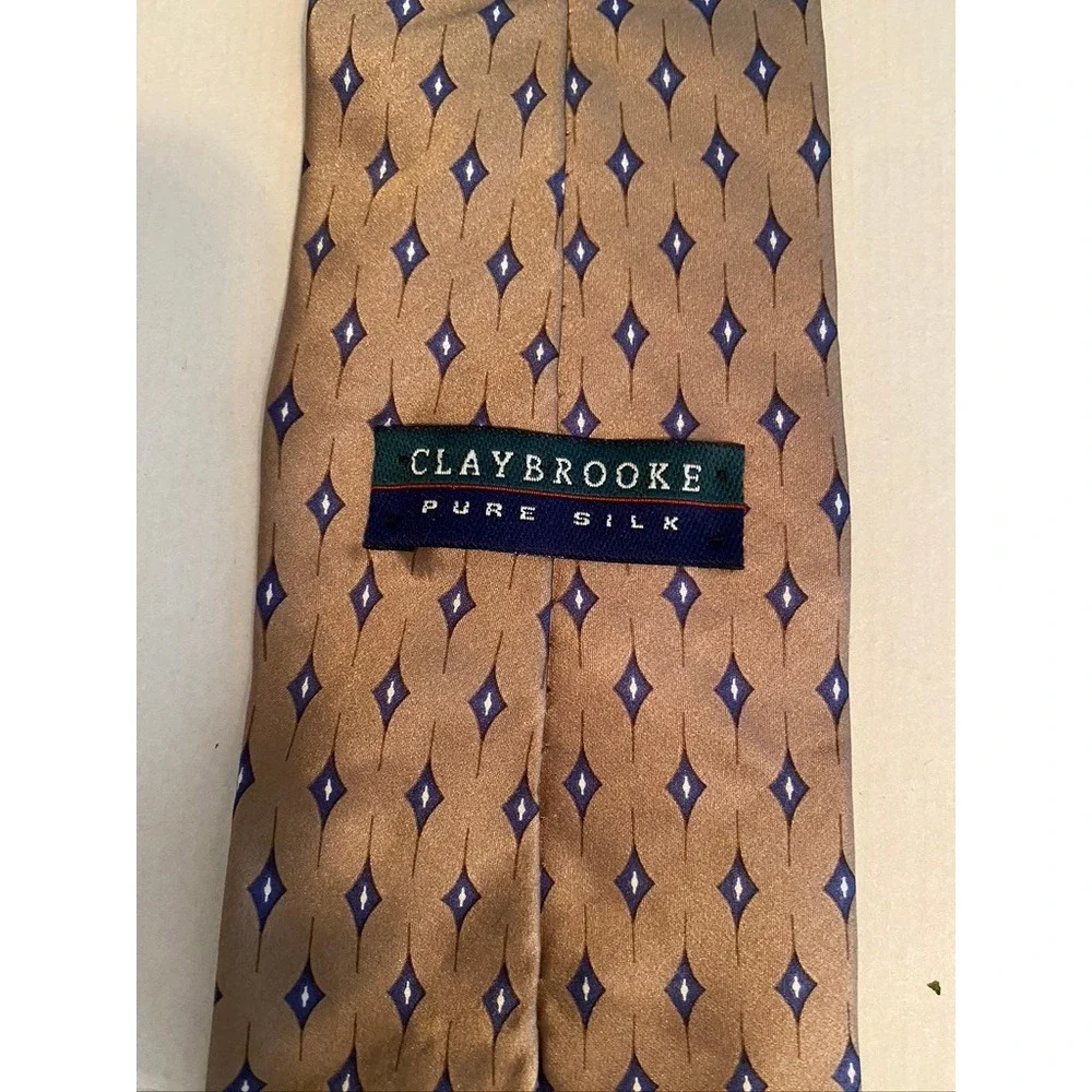 Claybrooke Mens Pure Silk Necktie Tan Brown Blue Geometric Diamond Pattern Tie